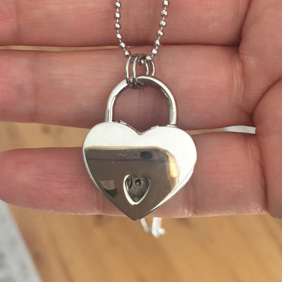 Silver tone heart lock pendant - Picture 5 of 7